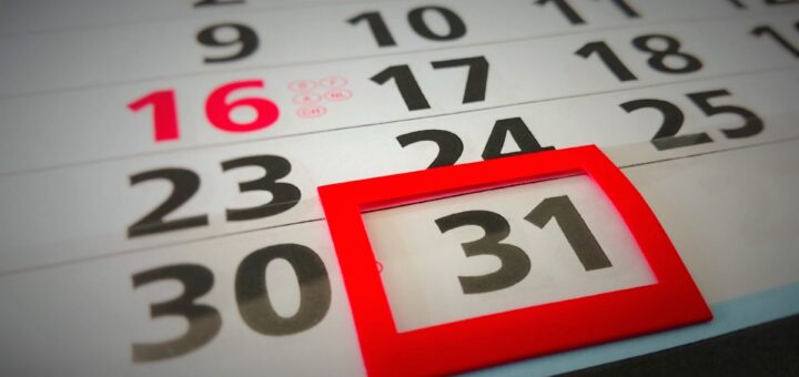 Calendario polaco marcando los principales días festivos y feriados oficiales del año