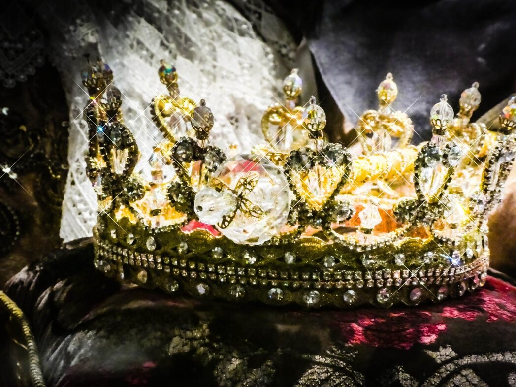 corona y historia de los reyes polacos