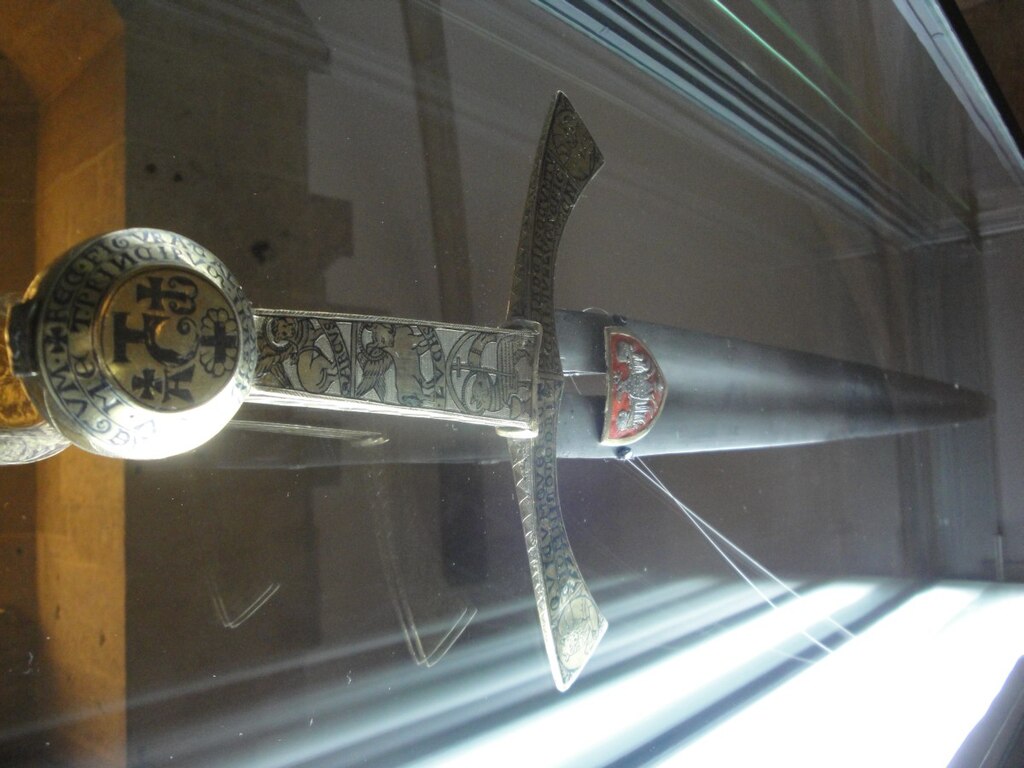 la espada para coronaciones en Polonia